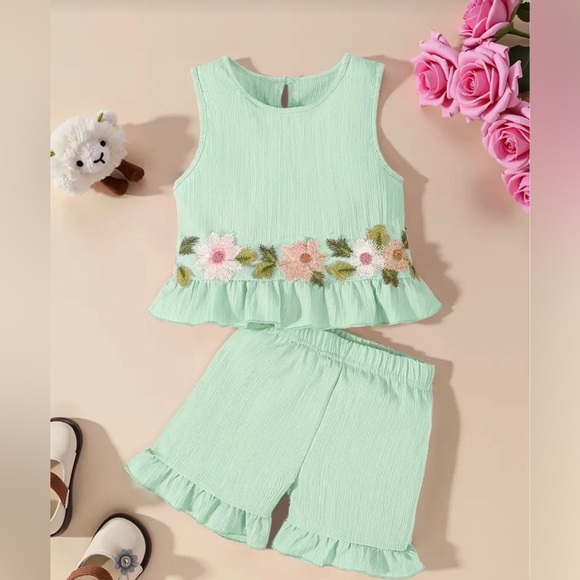 Baby Girl 12-18 m Floral Embroidered Two-Piece Sets Mint& Lavender Summer Shorts - Picture 9 of 12